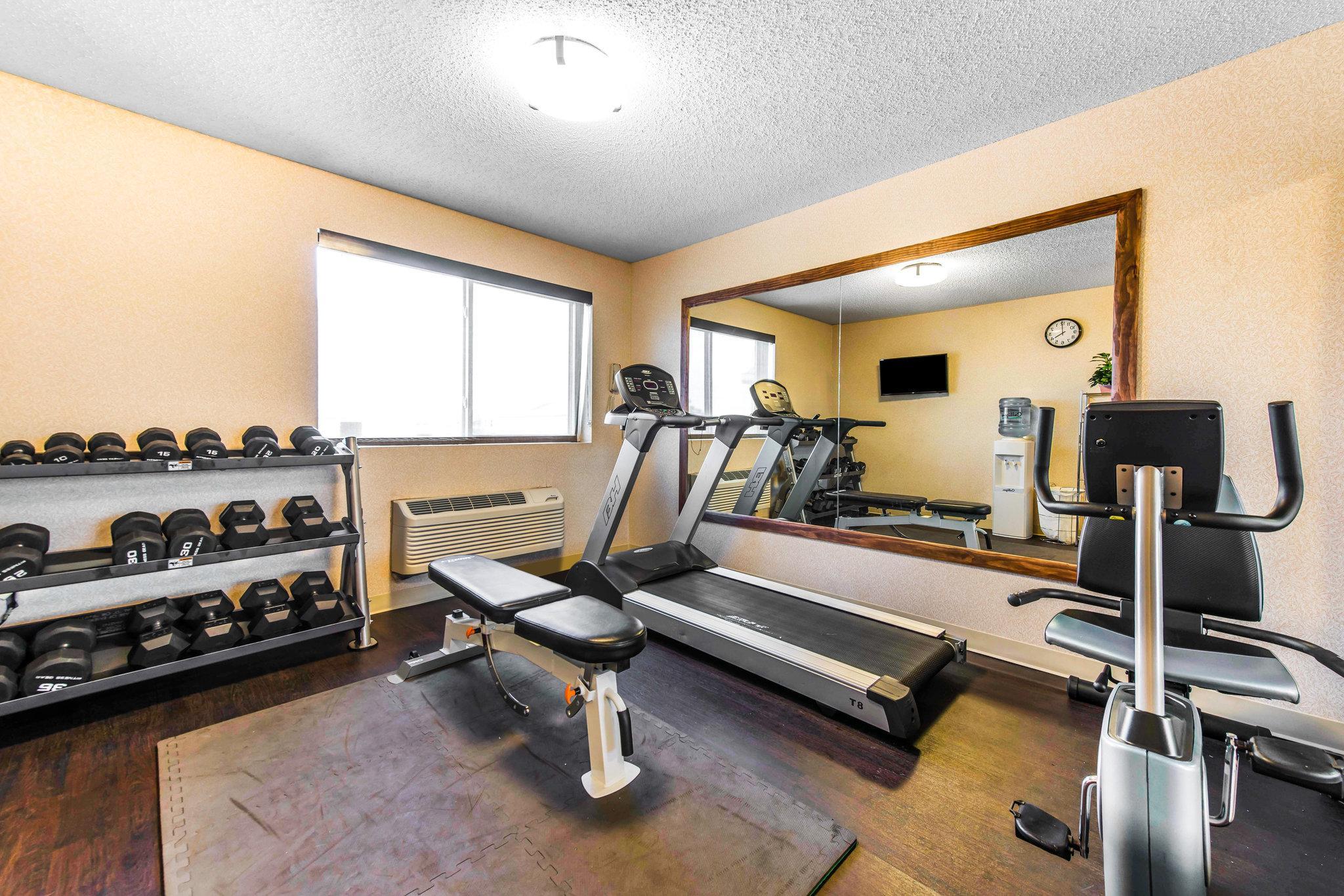 Comfort Inn & Suites Hays I-70 Экстерьер фото