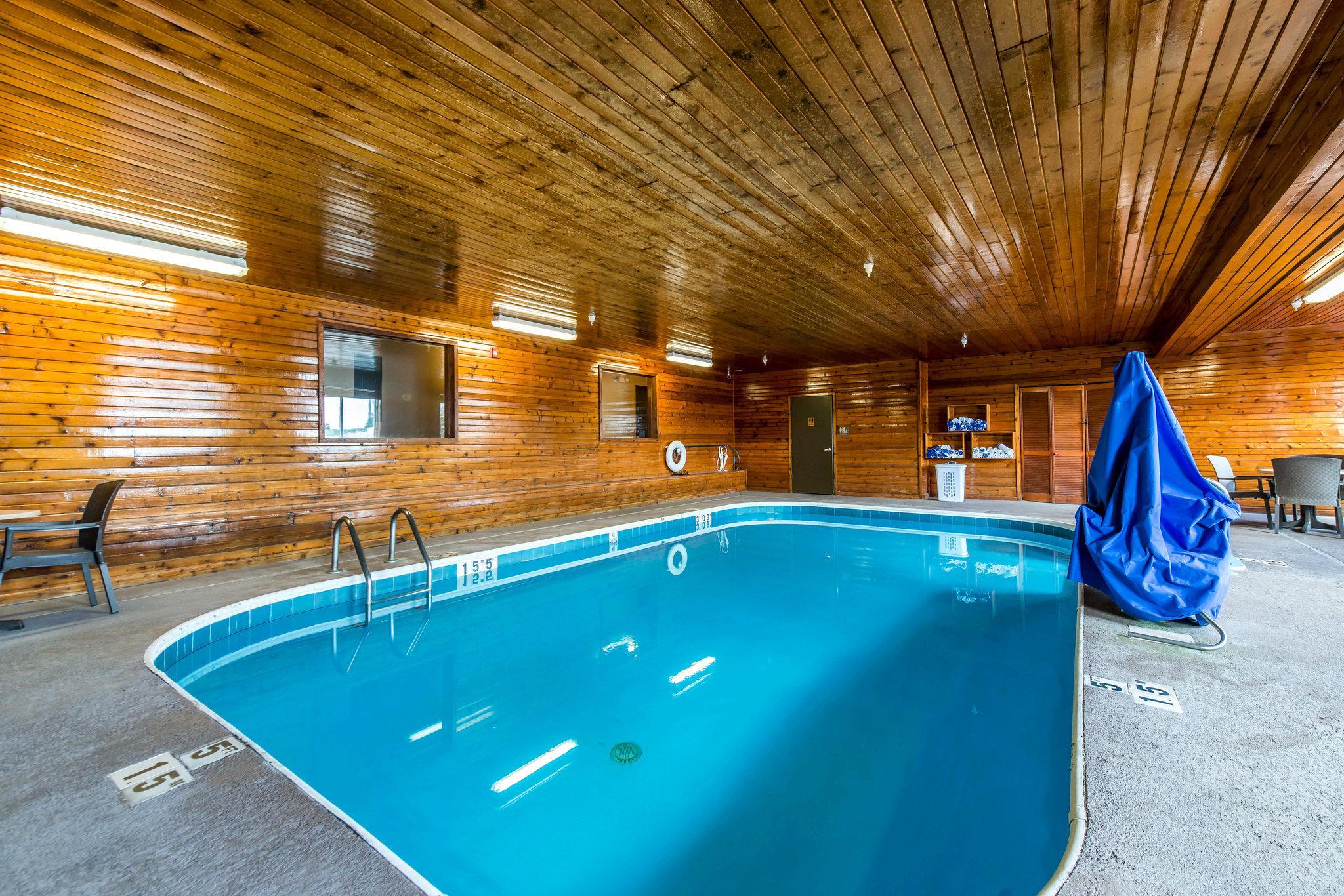 Comfort Inn & Suites Hays I-70 Экстерьер фото