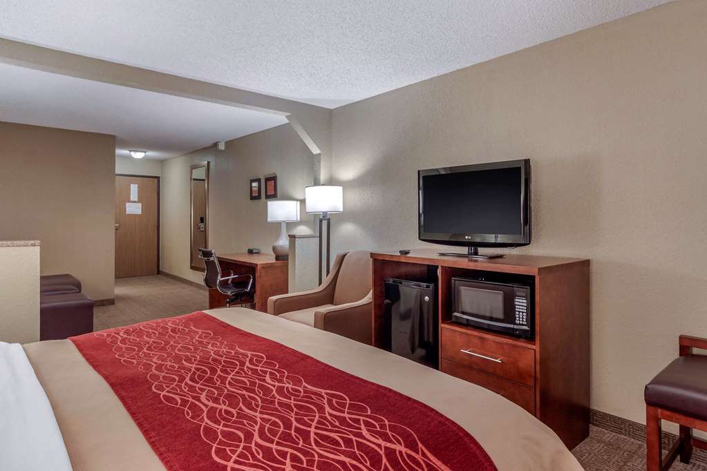 Comfort Inn & Suites Hays I-70 Номер фото