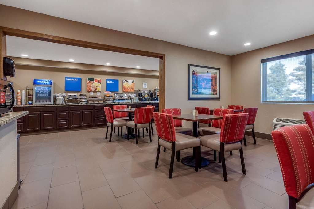 Comfort Inn & Suites Hays I-70 Ресторан фото