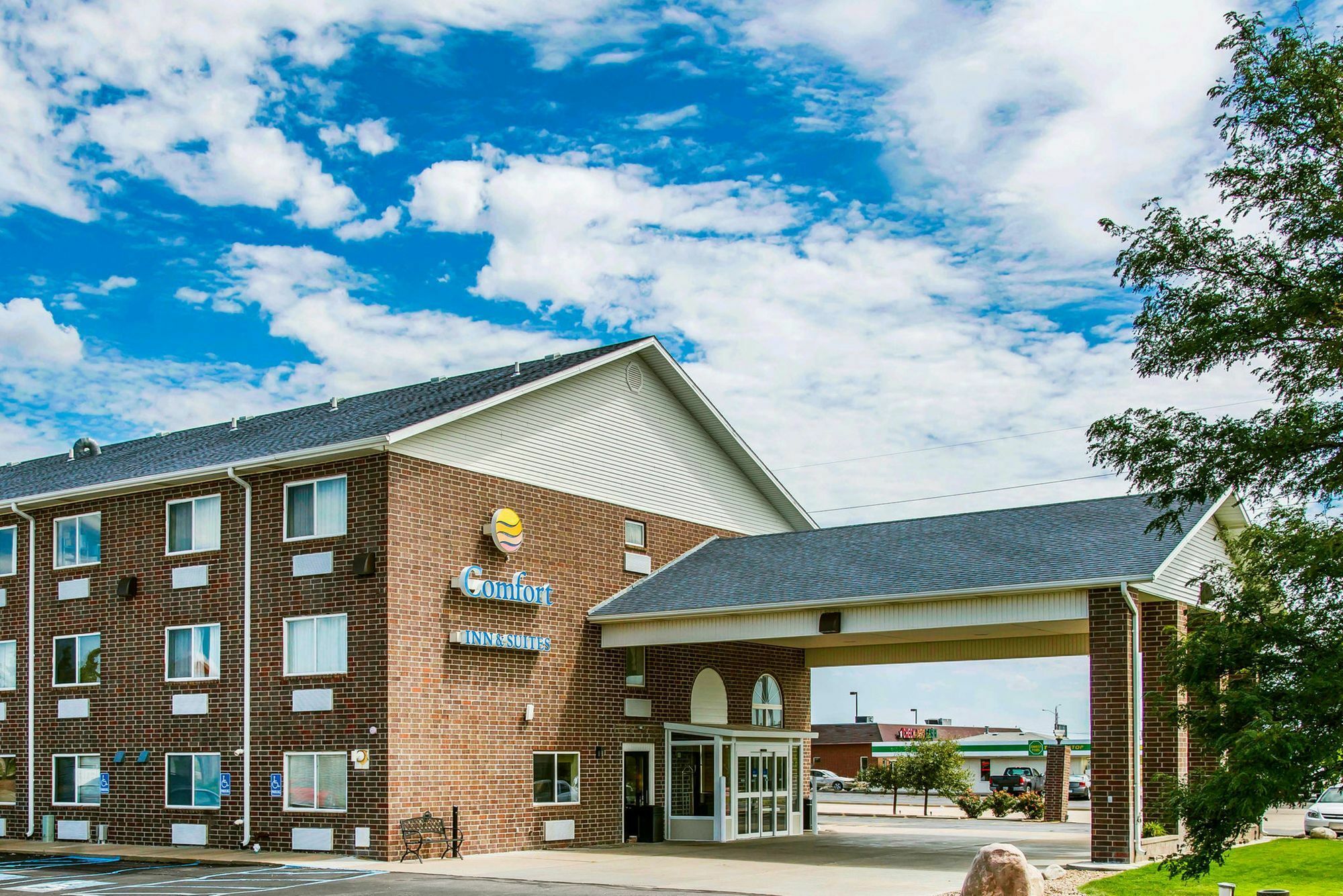 Comfort Inn & Suites Hays I-70 Экстерьер фото
